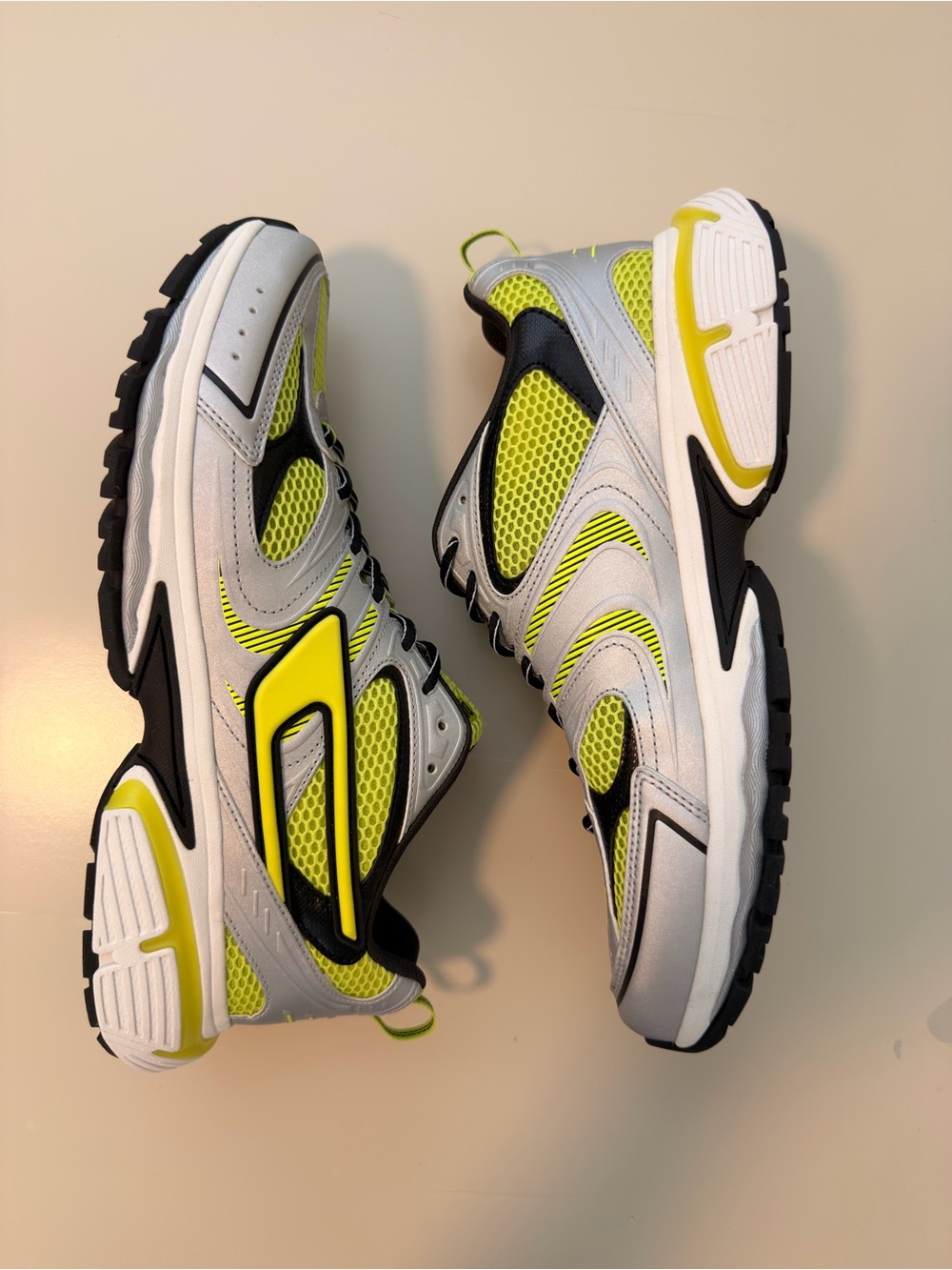 NEW Diesel Men's Neon Yellow, Silver & Black Athletic Sneakers